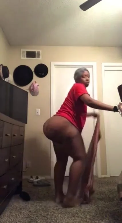 426px x 774px - Ebony Big Booty Twerk - ThisVid.com