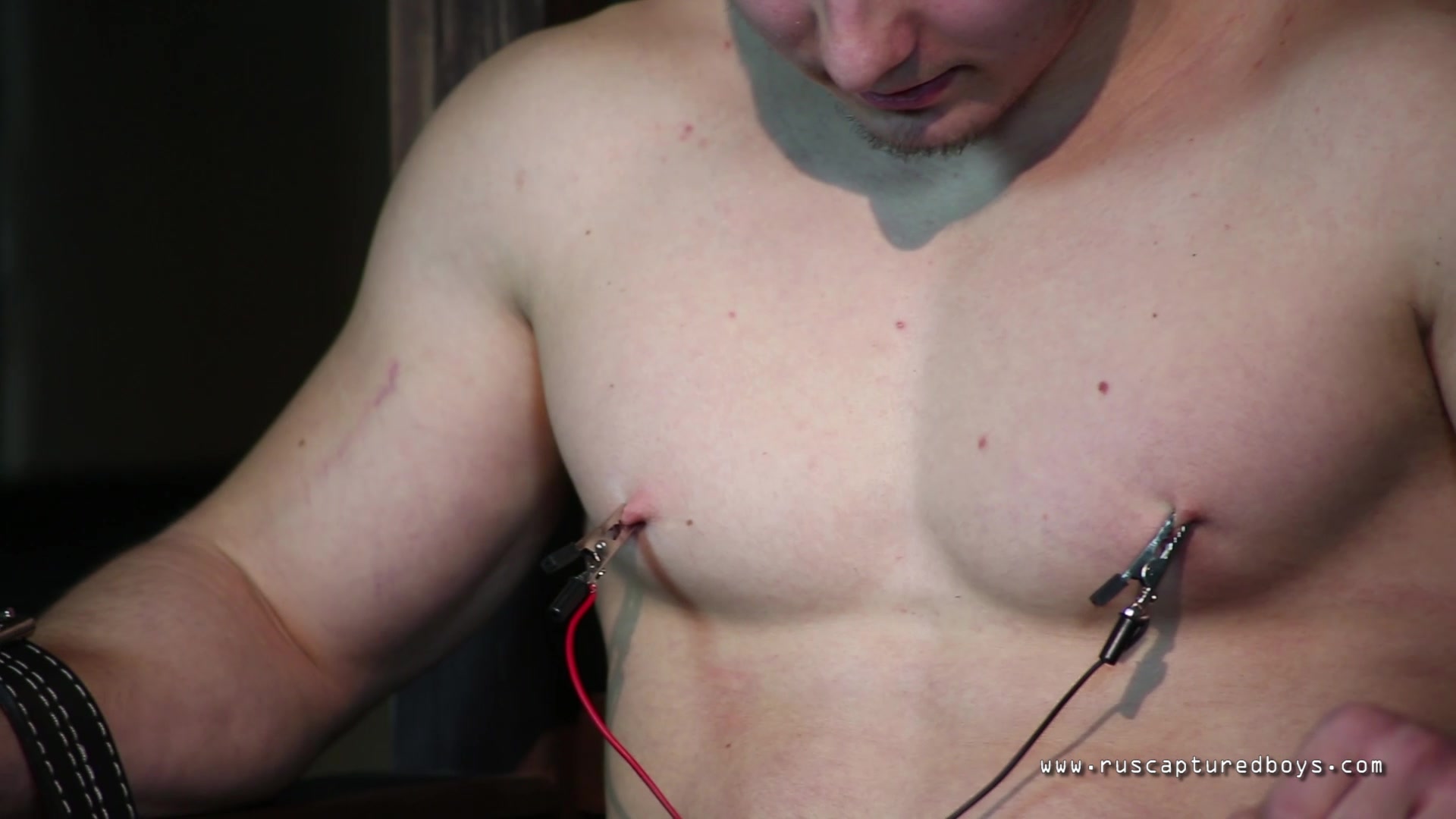 Electro Muscles: Nipple electric - ThisVid.com