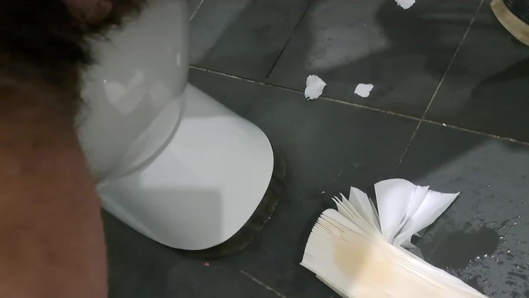 Public paper hand towels piss (ftm)