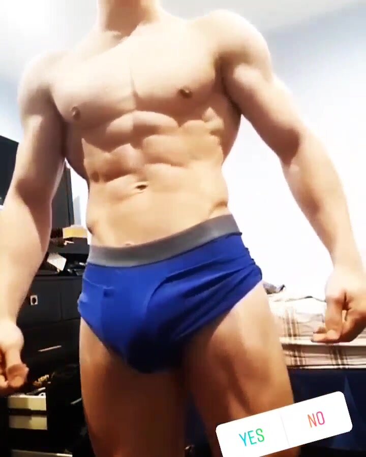 muscular guy with huge bulge - anyone know him?