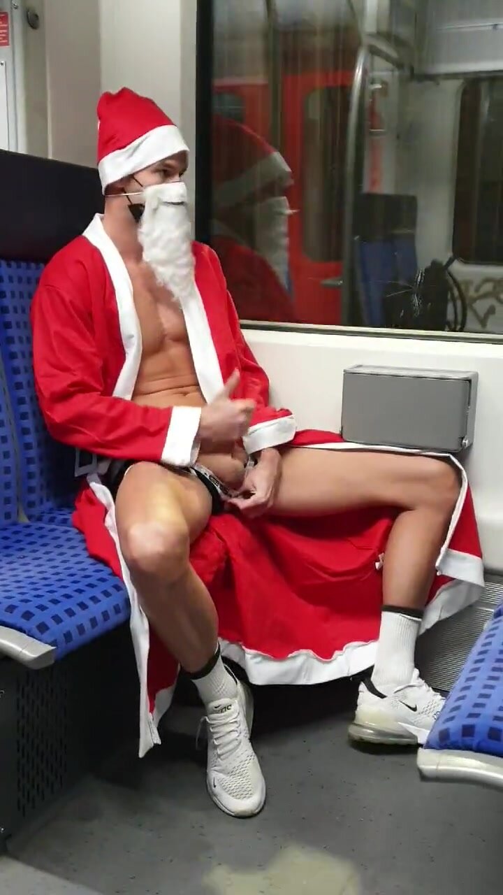 German santa jerking off on Hamburg subway