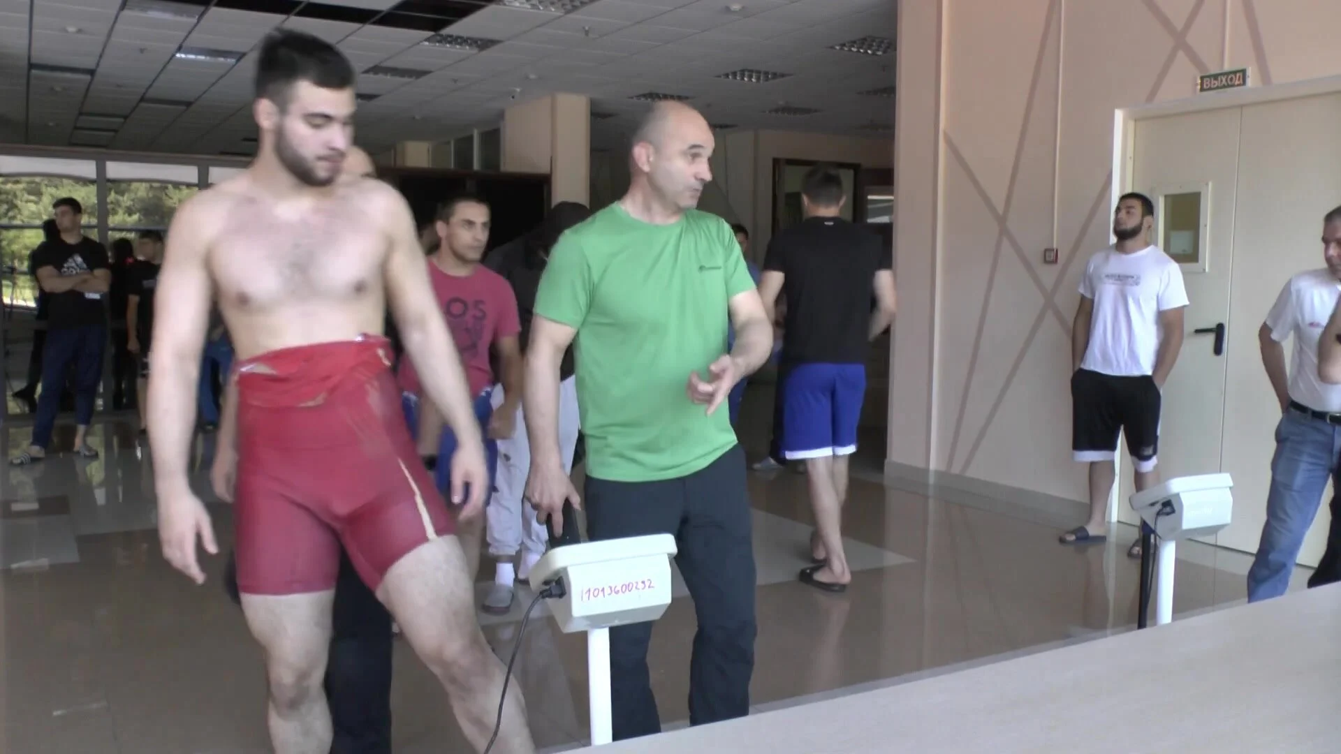 YouTube) Russian Wrestlers See Through Singlet - video 2 - ThisVid.com En  español