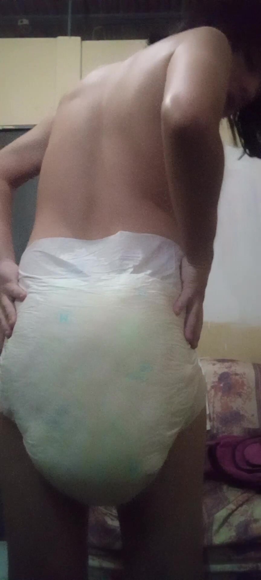 Im gay and need diapers :3