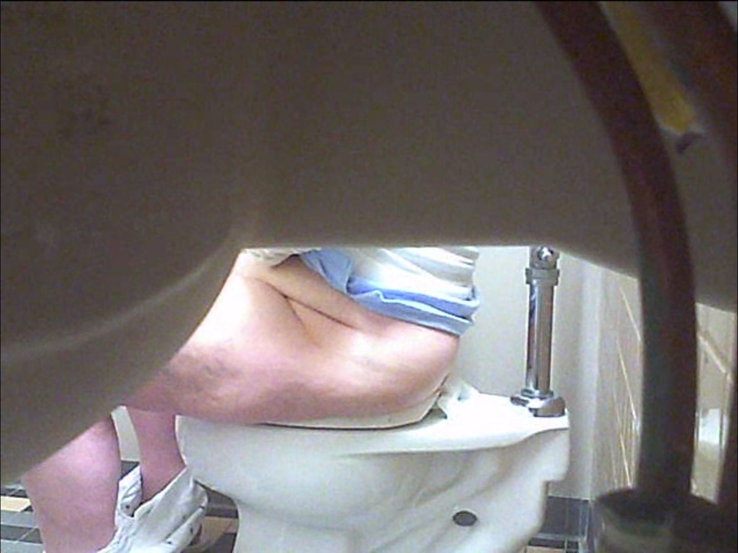 гей порно скрытая камера туалет фото 95