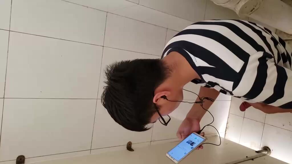 Chinese guy toilet jerk off  spy cam 2