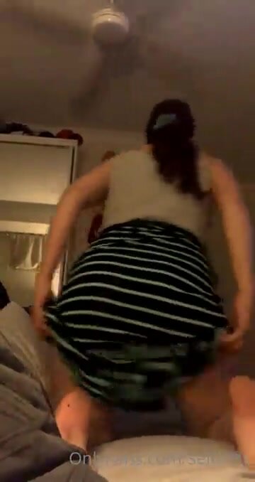 Girl with big ass farts