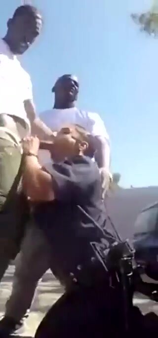 Another on duty cop sucking a bbc