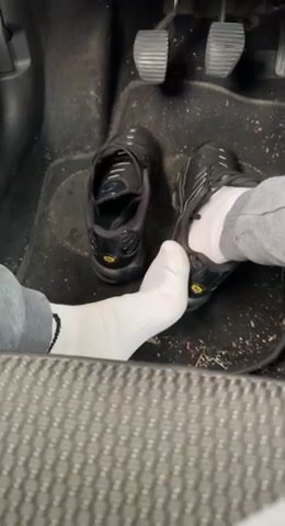 Shoes off - video 5