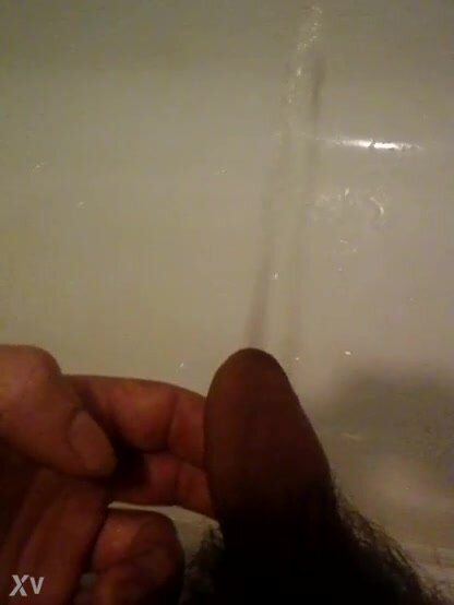 Peeing in the bath tub/Happy new year!