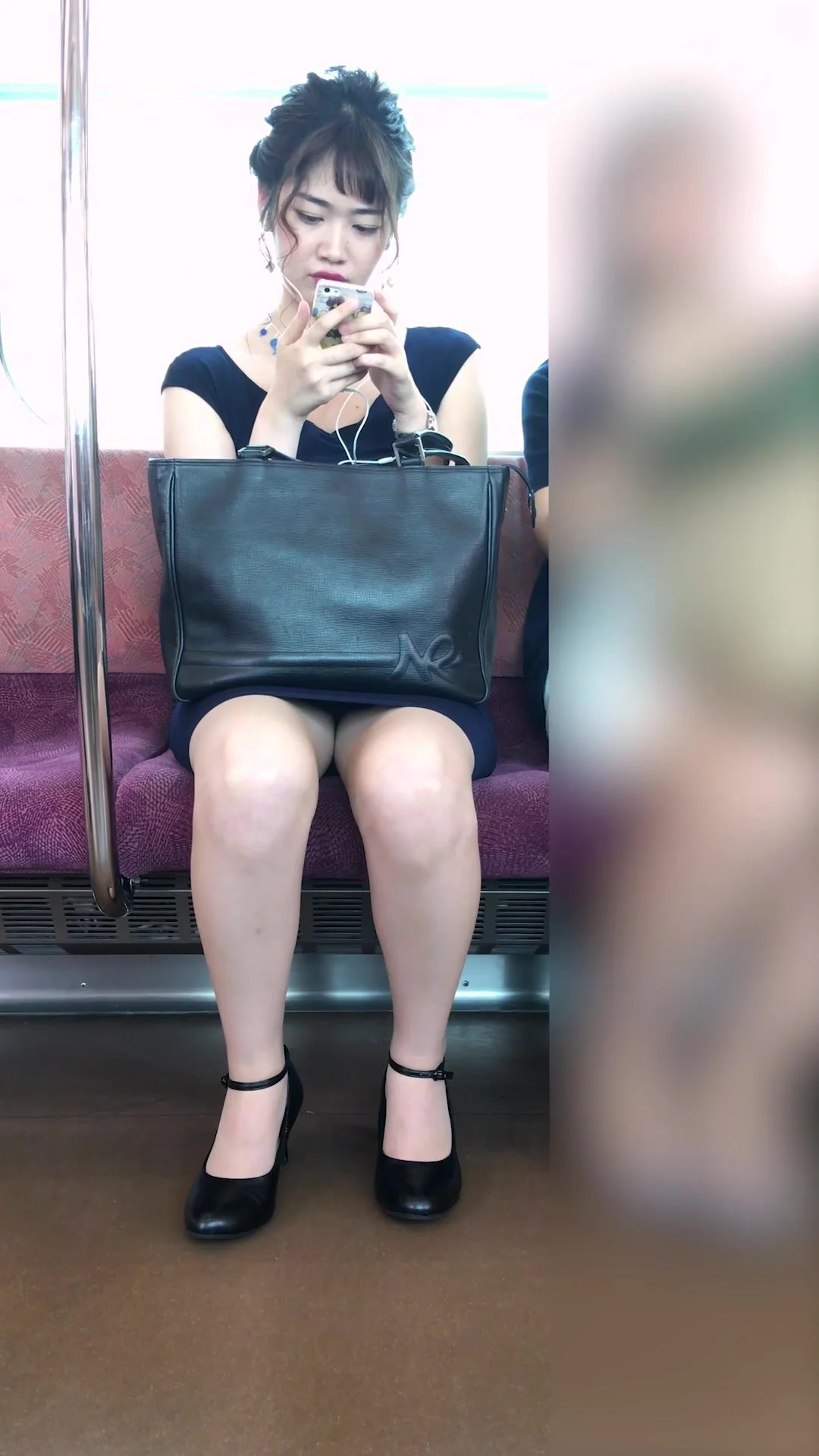 Japanese Ladies Pantyhose Upskirt - video 13 - ThisVid.com 中文