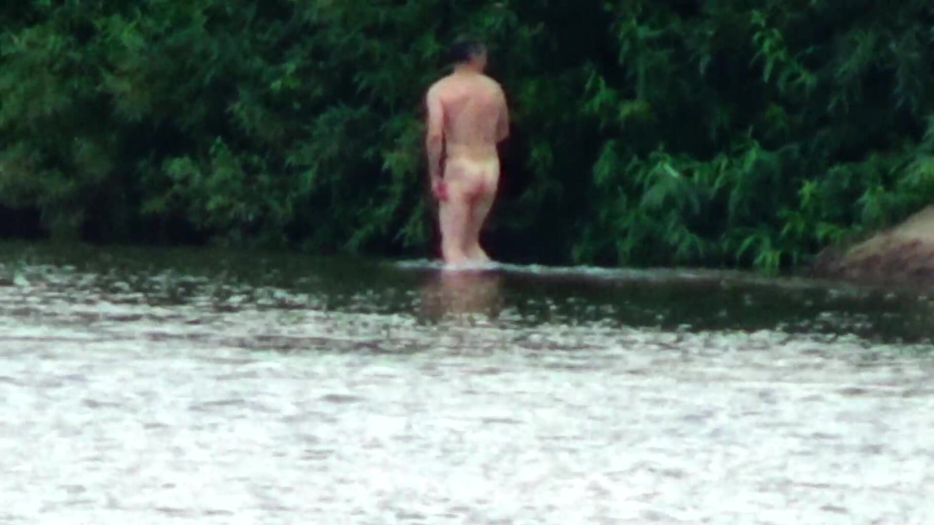 Sehen Sie sich nude outside river auf ThisVid an, der HD Porno Tube Seite m...
