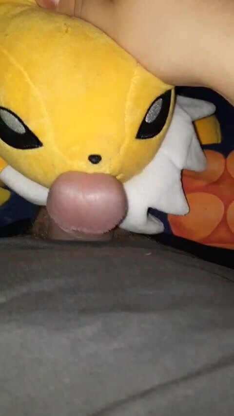 Play with my Jolteon pokemon  plush