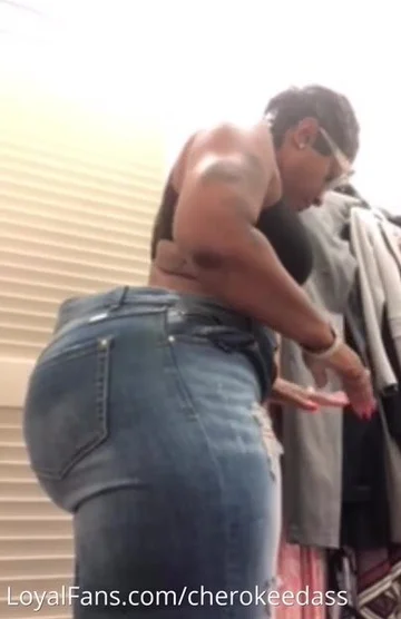 Ebony try wearing tight jeans - ThisVid.com