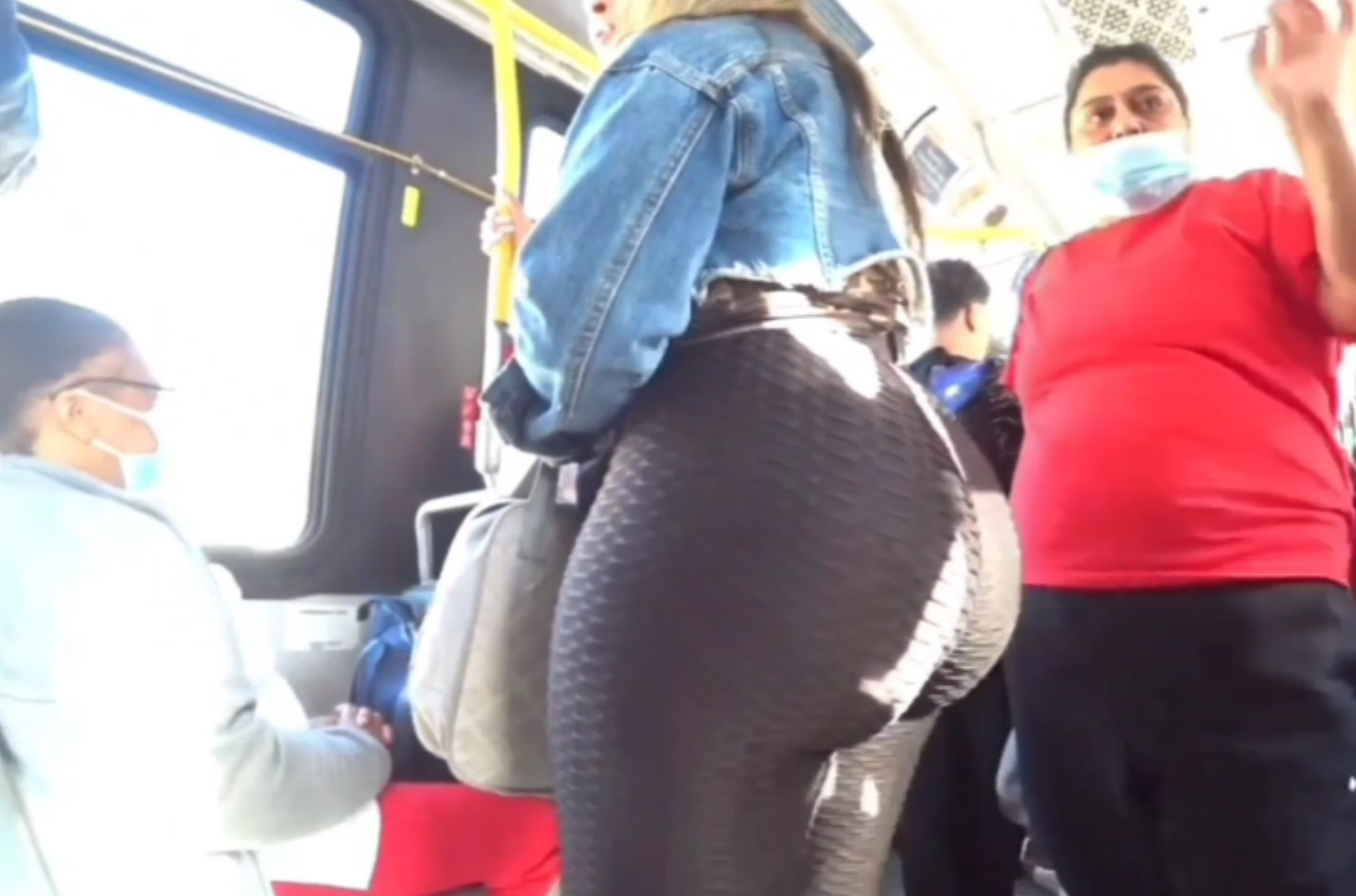 REALLY HUGE BOOTY IN TIGHTS