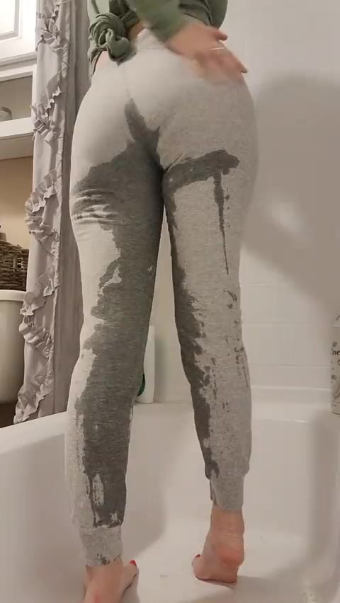 Woman pee herself