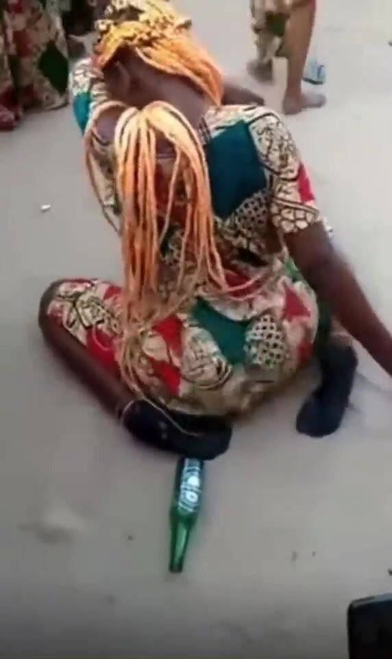 African is extremely talented at twerking her asscheeks