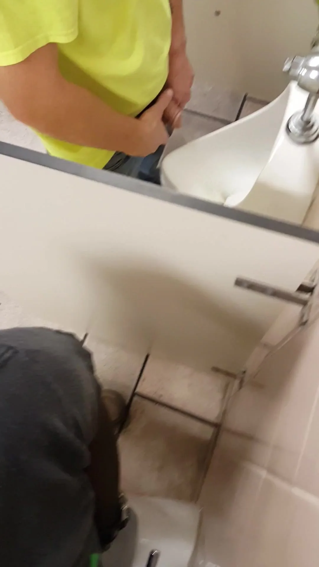 10th Successful Urinal Spy Attempt