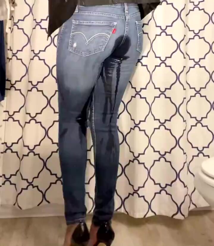 Pissing in high heels and jeans