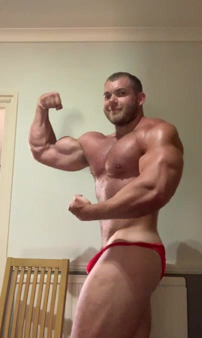 Sexy Muscle Guy