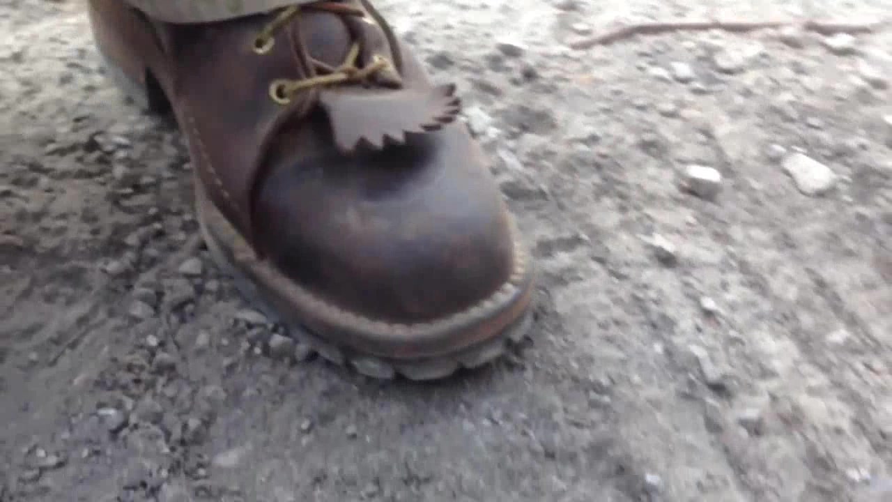 Boots crush - video 5