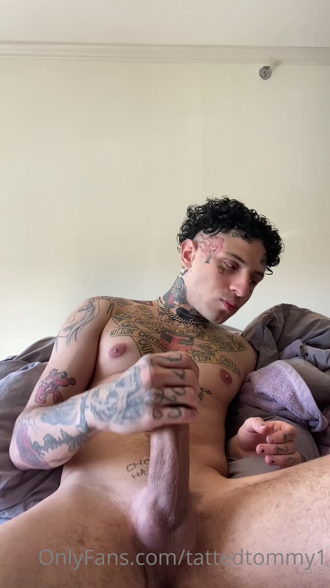 hot tattoed boy stroke and cum