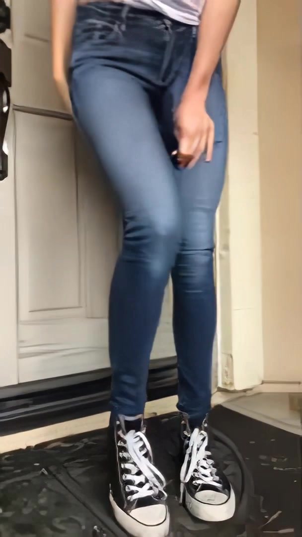 Girl pee in jeans super desperation