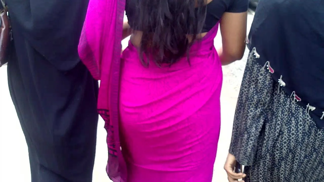 Free Hd Desi Ass Walking On Road - Indian bhabhi ass walk in saree - ThisVid.com
