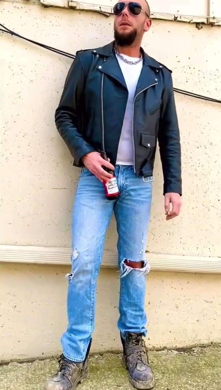 Pissing his jeans - video 3