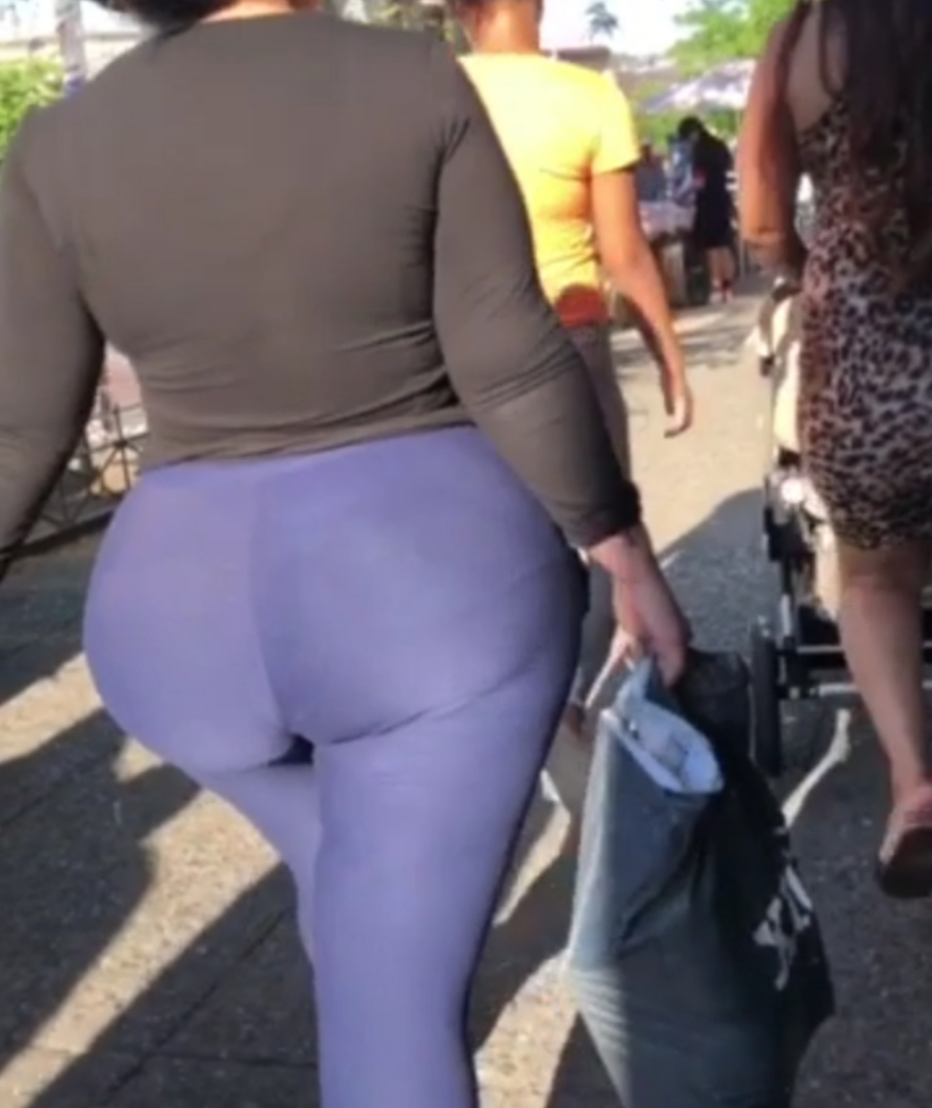 HEAVY LARGE WIDE BBW CANDID THICKNESS