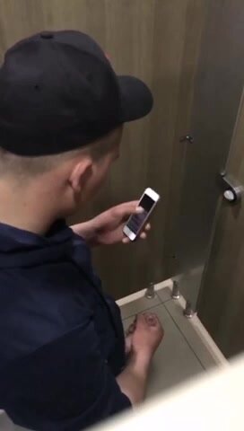 Caught jerking off - video 32