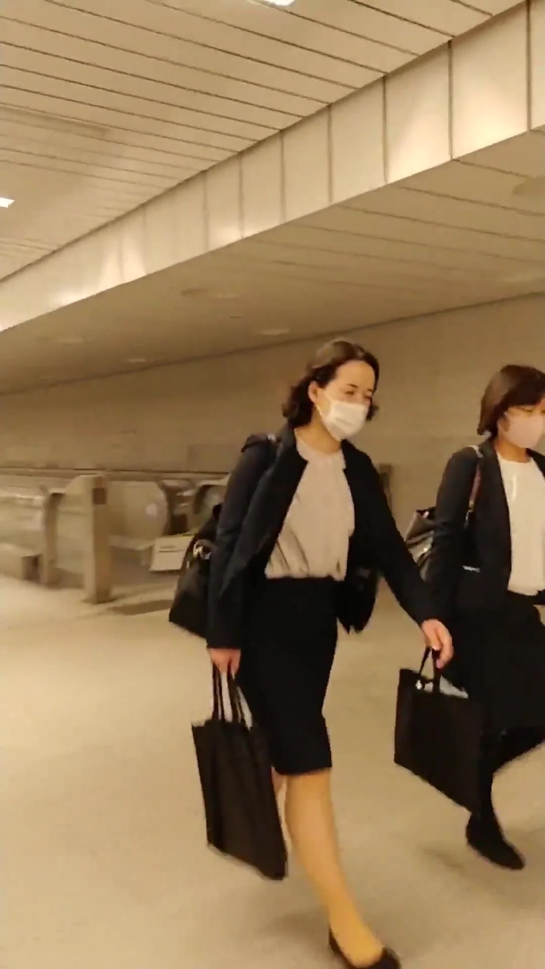 Glass Elevator Upskirt - Japanese Ladies Upskirt - video 49 - ThisVid.com