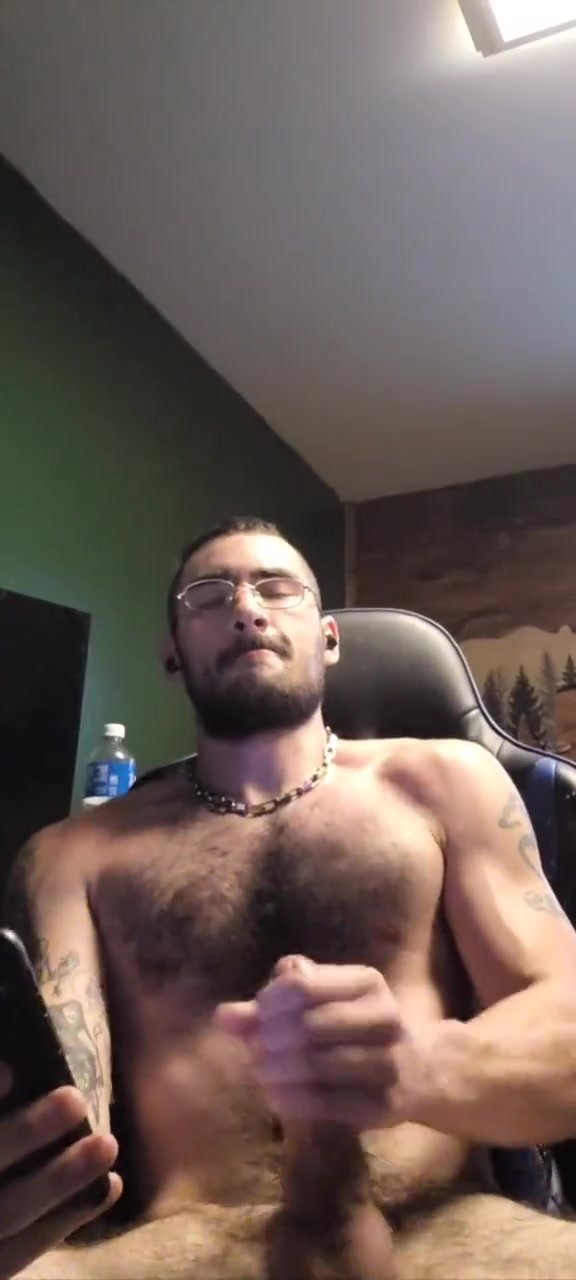 Stud Quintin Bliss Beats off