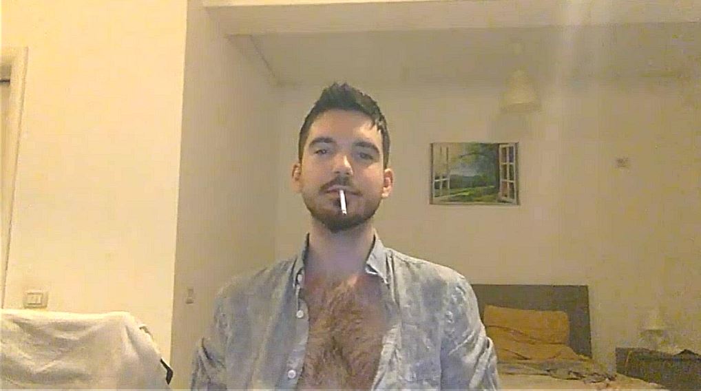 Sexy smoking bearded boi