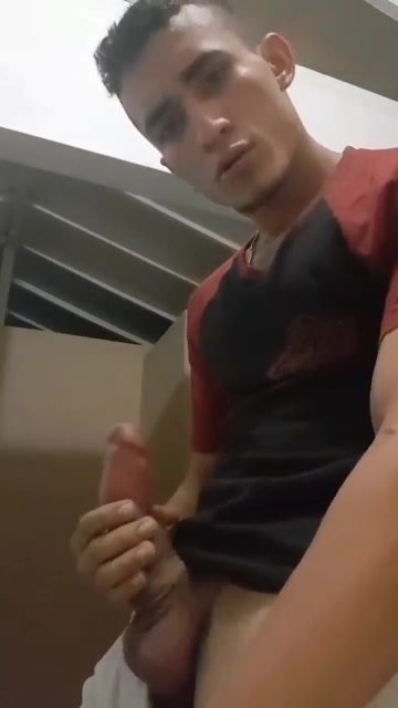 Hot guy jerking off - video 37