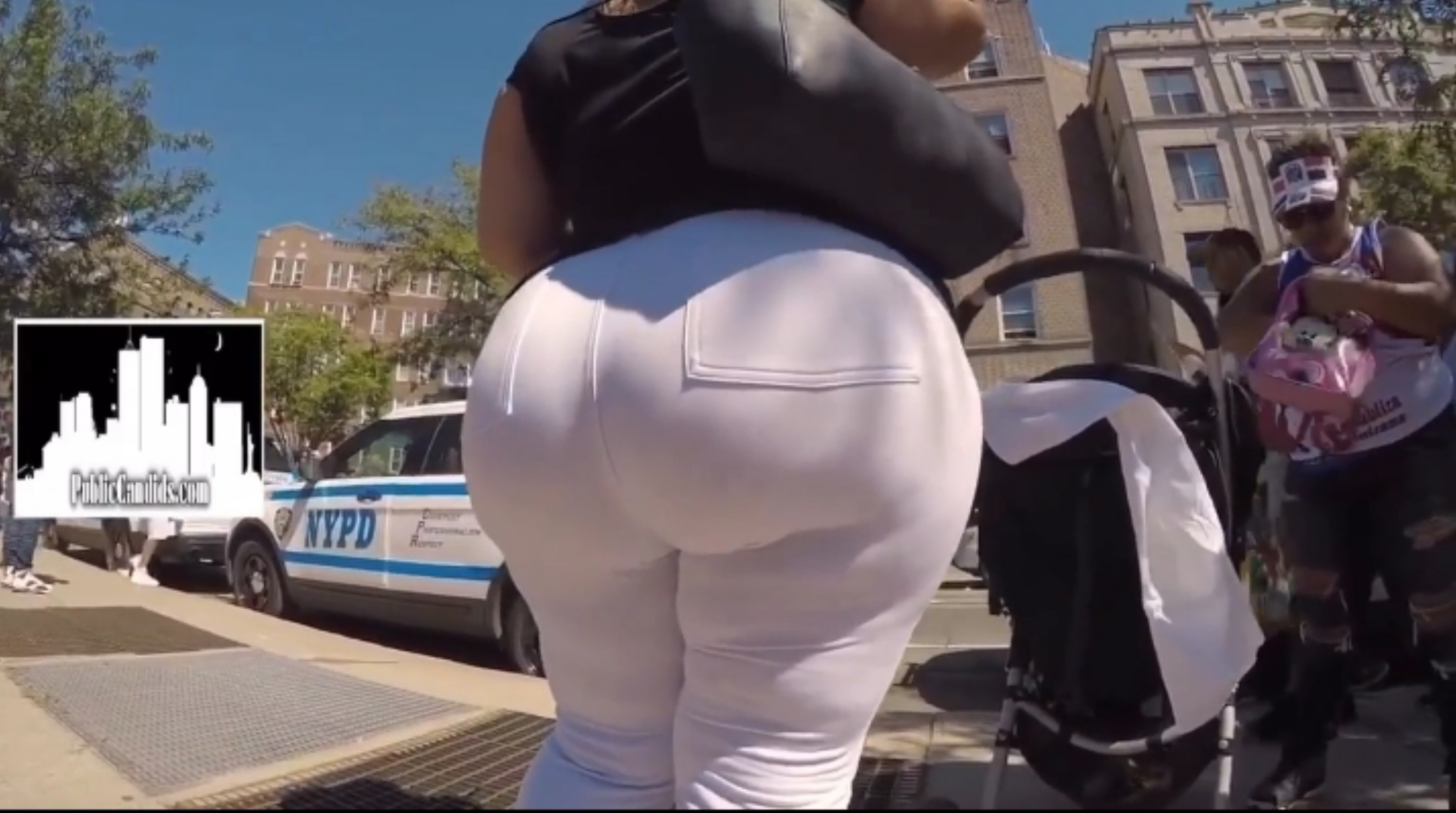 HUGE DONKEY BOOTY DOMINICAN CANDID