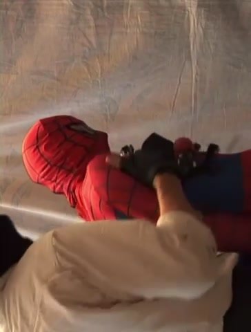 Spiderman in trouble - video 6