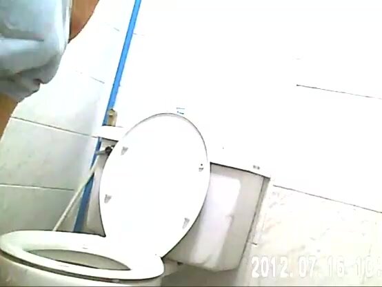 Cute asian WC spy