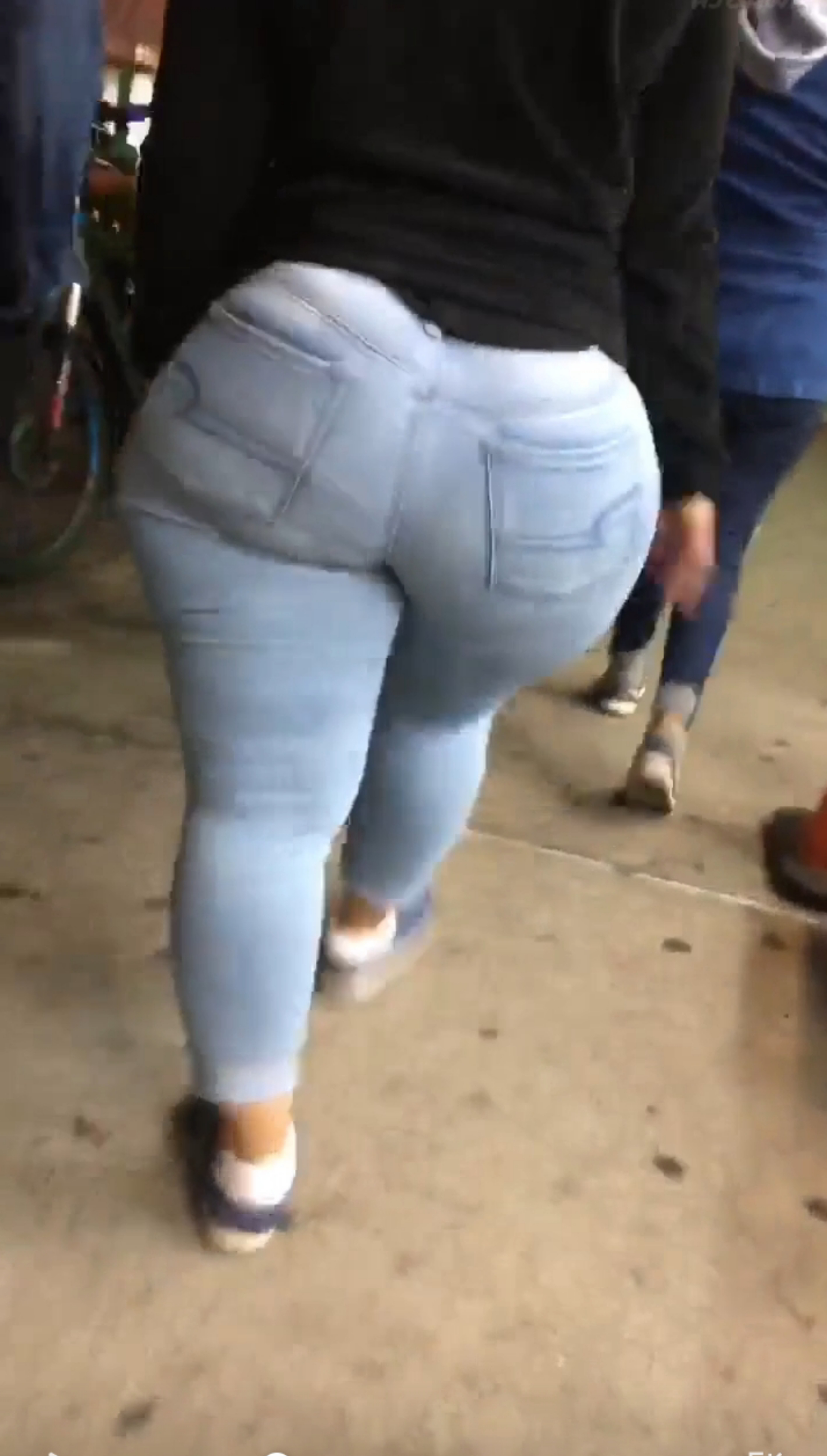 EPIC WIDE LOAD MEGA ASS STARTED RUNNING FROM IT