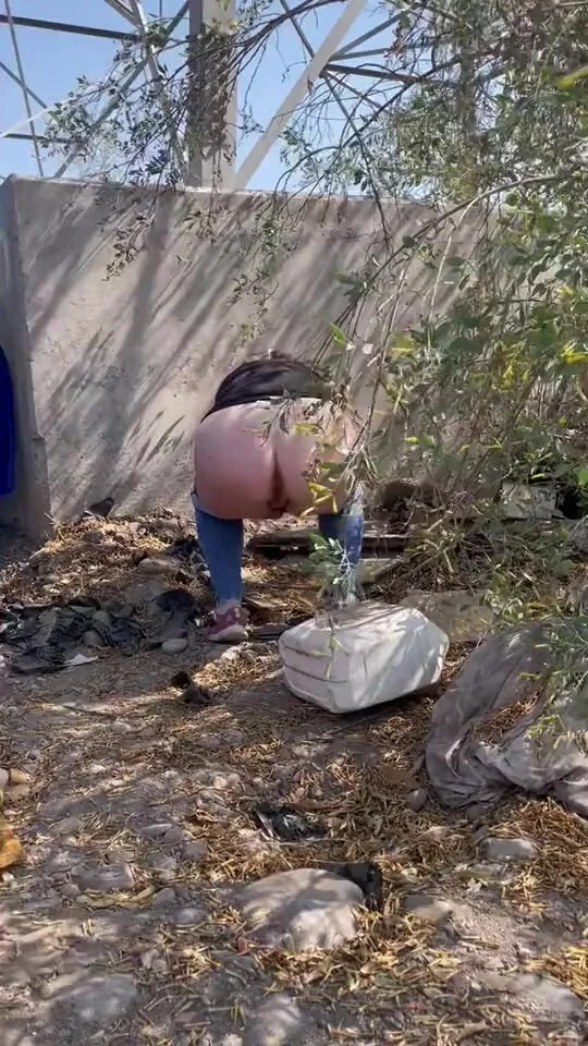 Homemade Peeing Movies - Outdoor pee/voyeur videos: Filming my wifeâ€¦ ThisVid.com