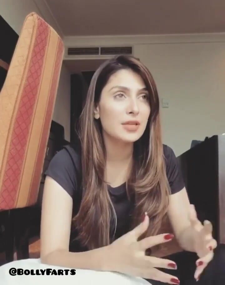 Paki news actress fart in reel