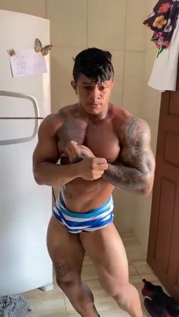 Brazil Muscle Gay Porn - BULGING BRAZILIAN MUSCLE - ThisVid.com