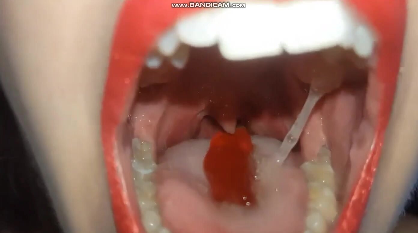 gummy swallow - video 6