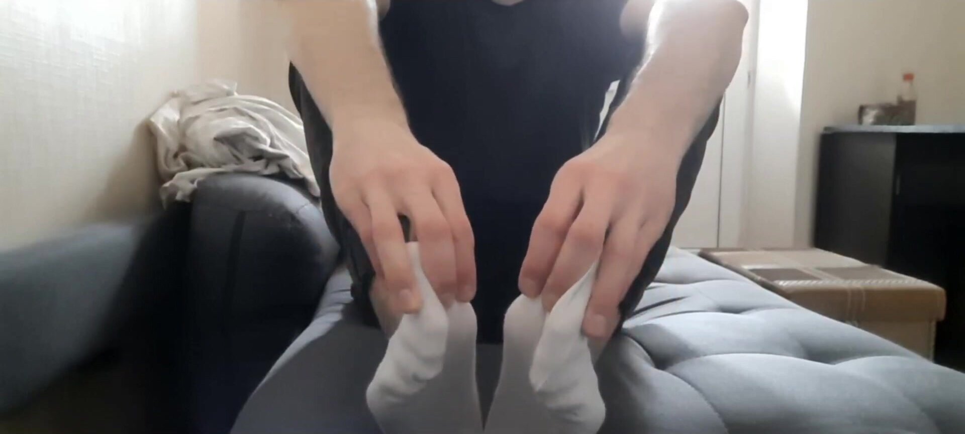 Twinks Sexy Socks and Huge Feet