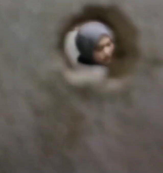 hijab girl toilet spy - video 4