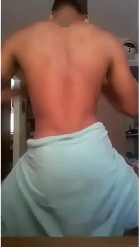 Brazilian towel twerk