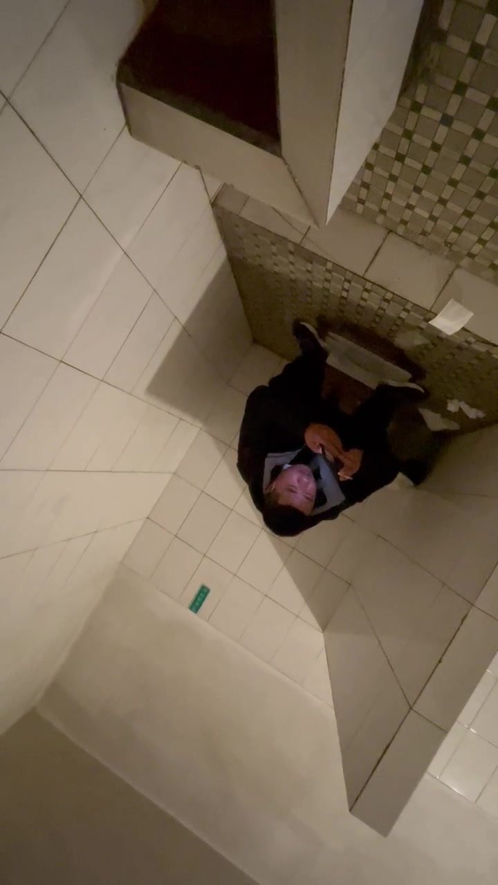Chinese man shits in doorless toilet 2