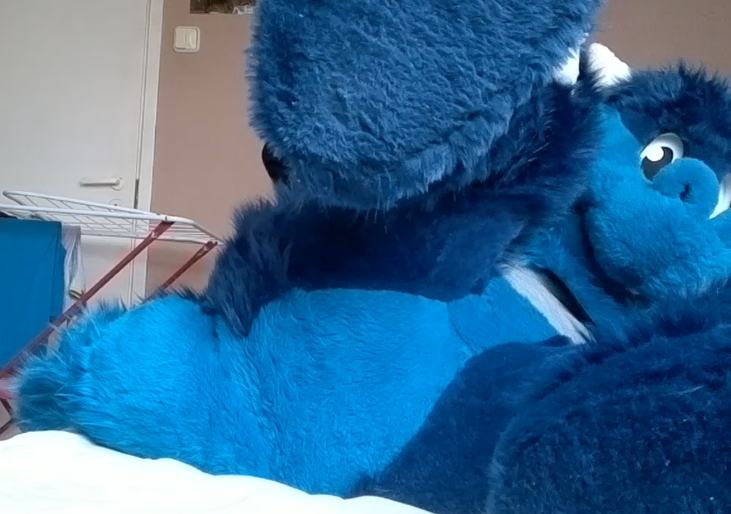 Fursuit farting once again!