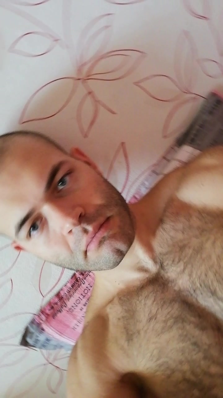 Bulgarian Dude burping