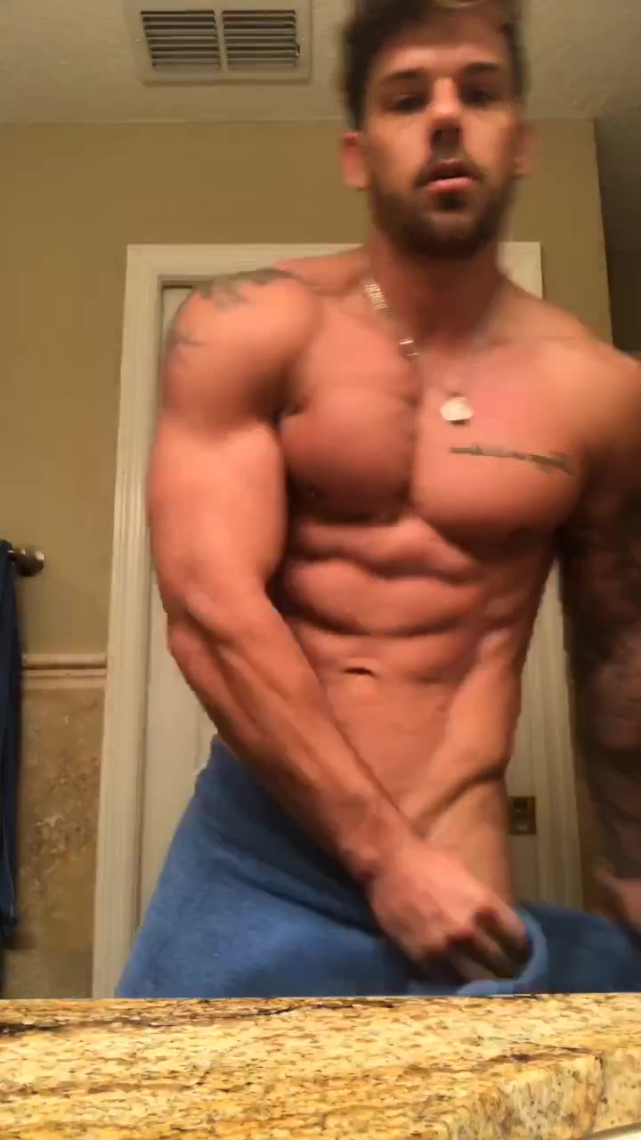 Hot Stud drops his towel