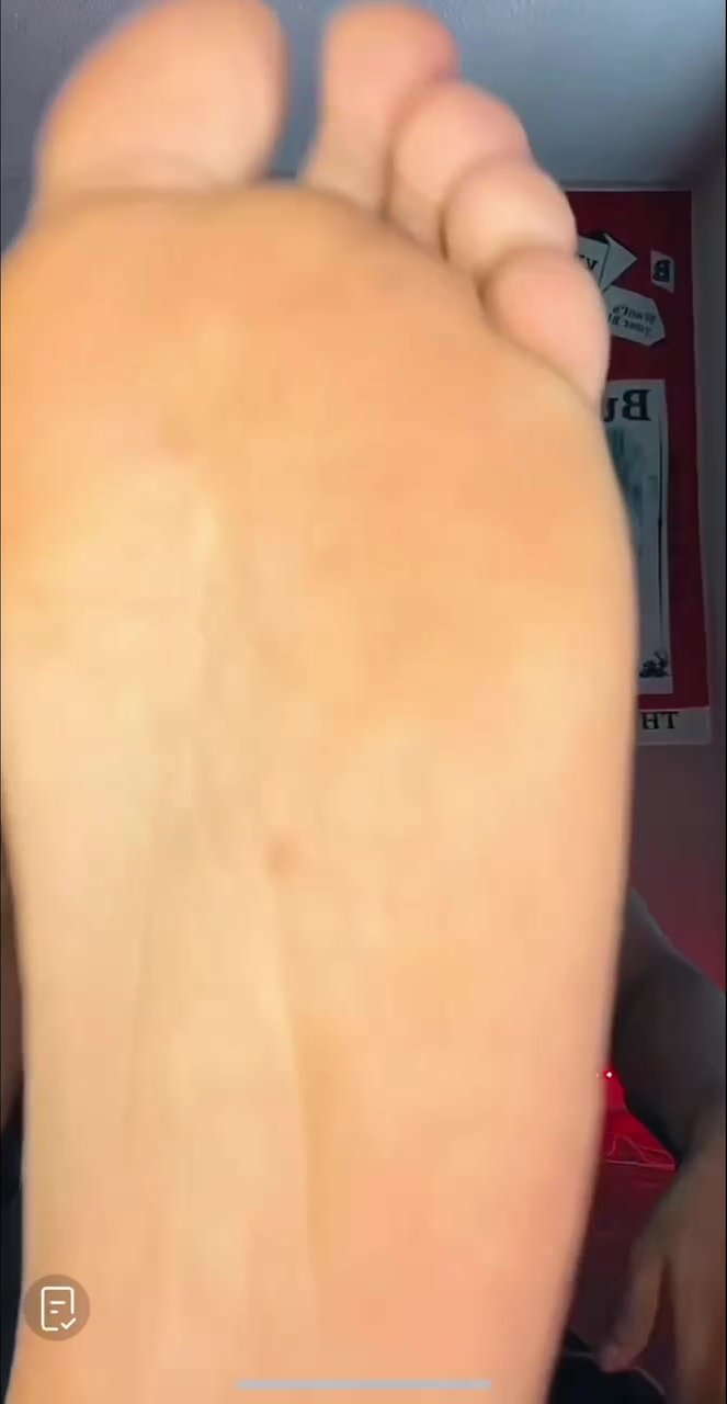 Guy shows his bare feet in tik tok live